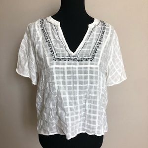 Universal Threads embroidered blouse